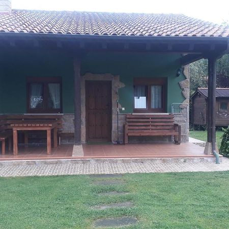 Gasthaus Coviellador Cangas De Onis Exterior foto